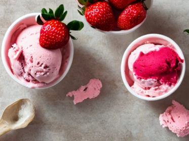 selbstgemachte Erdbeer-Joghurt-Eiscreme Rezept